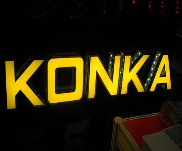 不銹鋼網(wǎng)眼發(fā)光字